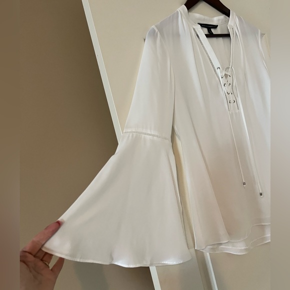 White House Black Market Bell Sleeve Flowy Rich White Blouse Women’s Size 8 - Picture 10 of 16